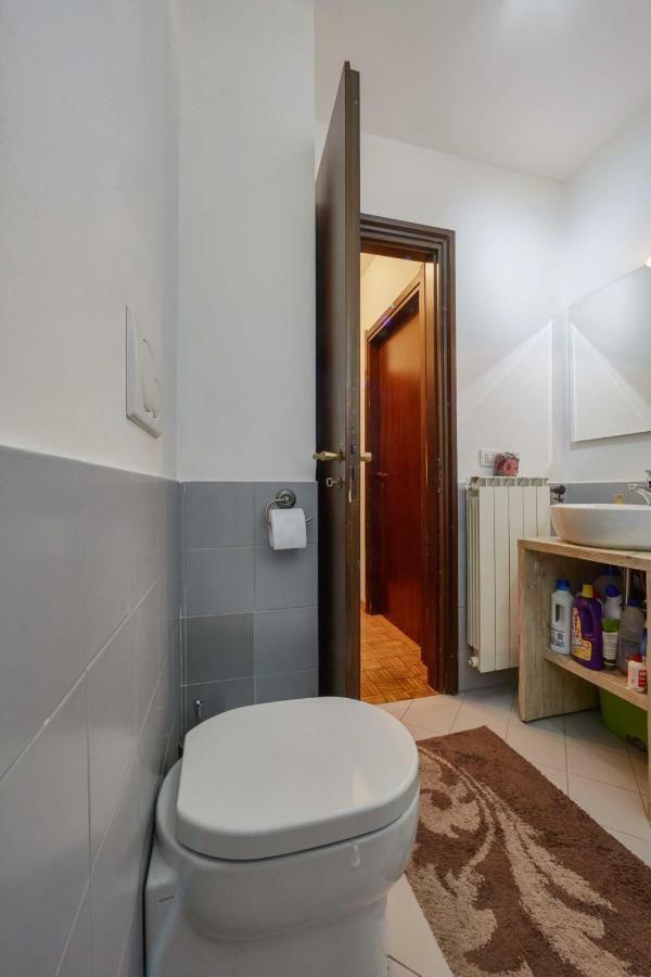 11 Via Lecco * Mailand