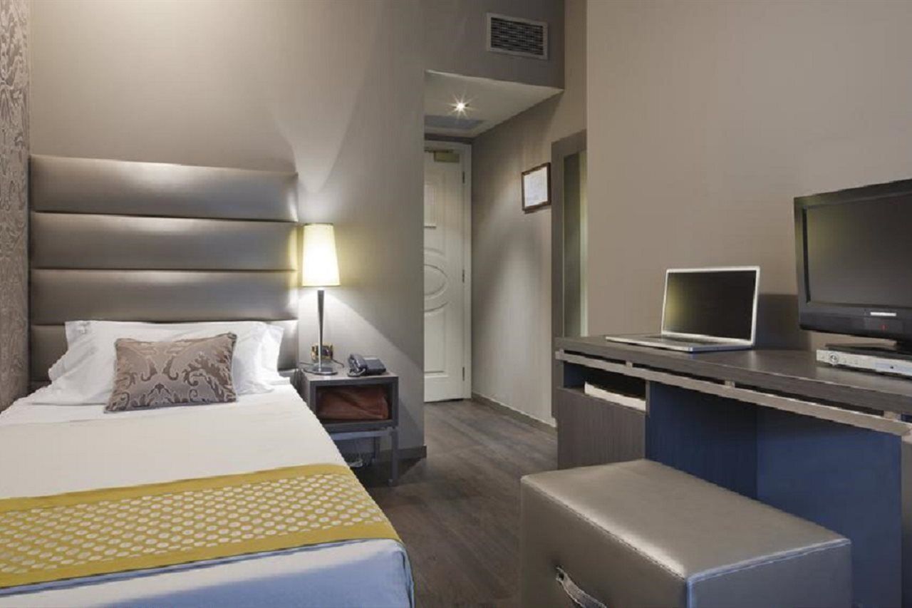 Mozart Hotel 4*