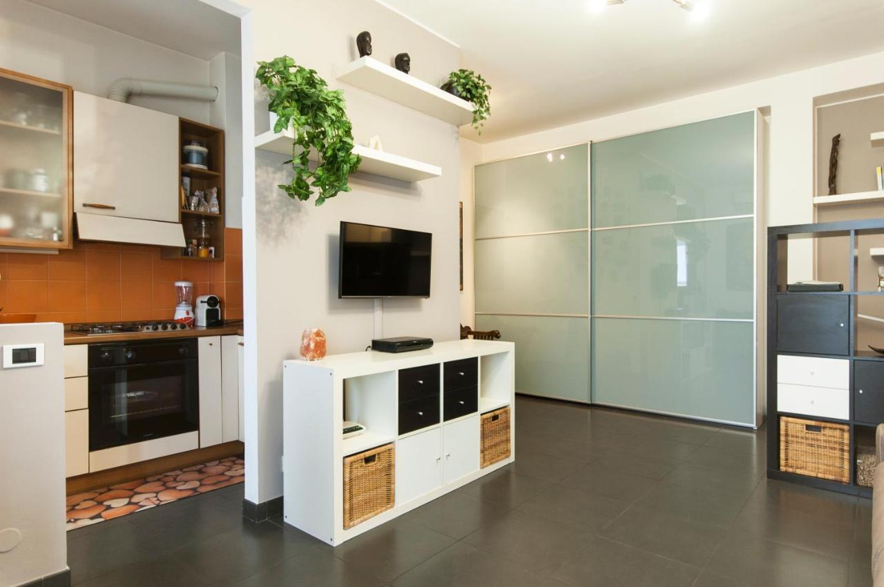 High Rise Flat Near Metro Stop Appartamento *