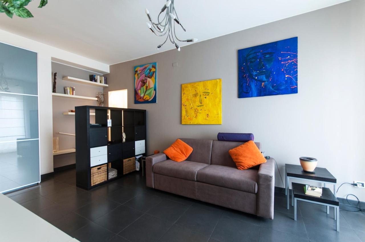 High Rise Flat Near Metro Stop * Milano