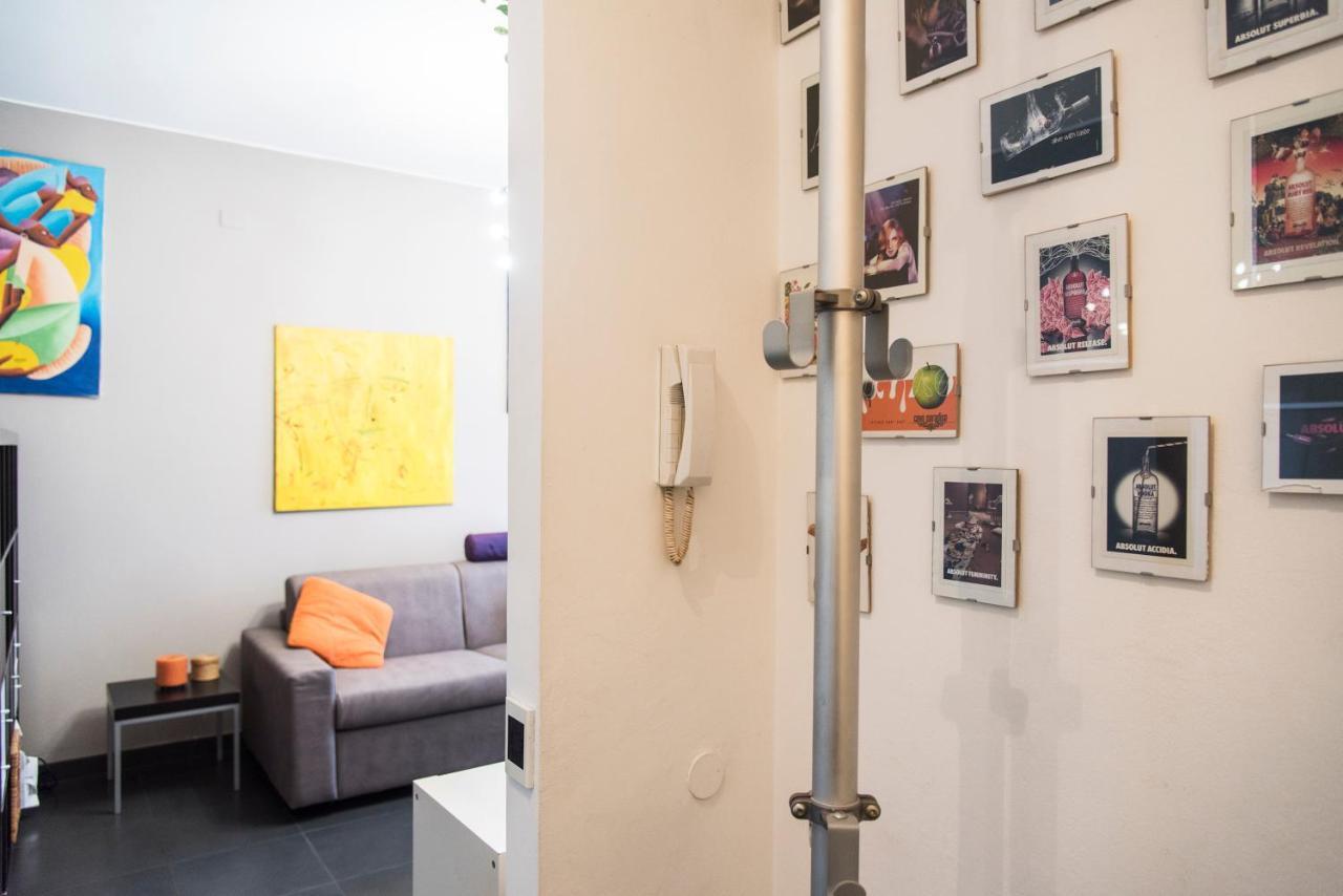 High Rise Flat Near Metro Stop Appartamento Milano