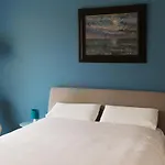 Joivy Stylish 1-Bedroom Flat