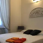 Casa Alberto da Giussano, elegante bilocale in centro con balcone sul parco