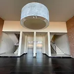 Mecenate Metropolitan Flat
