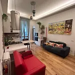 Gam Gam Isola Room Rent