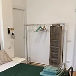 Gam Gam Isola Room Rent