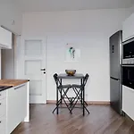 Lux 180Sqm Flat - Entire Last Floor