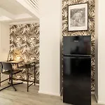 Navigli - Chic And Sophisticated Home In Milan
