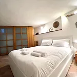 Old Style Navigli Apartment