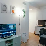 Affori Apartment - 15 Min From Duomo