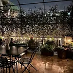 Attico Incantevole In Centro Citta Con Terrazzo Vicino Alle Sfilate Di Moda