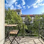 Casa Alberto da Giussano, elegante bilocale in centro con balcone sul parco