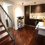 Navigli-Duomo Rehomes Green Loft