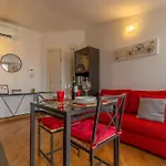Unique & Strategic Flat, 50M From M4 Station