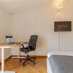 Unique & Strategic Flat, 50M From M4 Station