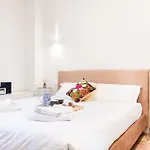 Cozy Flat At Colonne Di San Lorenzo By Easylife