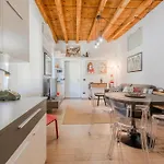 Crocetta Modern Flat