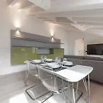 10 Min Walk From Prada, Bocconi And Metro