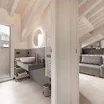 10 Min Walk From Prada, Bocconi And Metro