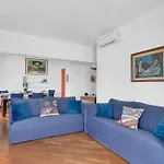 Ricc\'O Apartment
