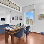 Ricc\'O Apartment