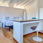 Villa Corelli - Parking And Exclusive Garden