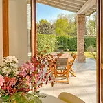 Villa Corelli - Parking And Exclusive Garden