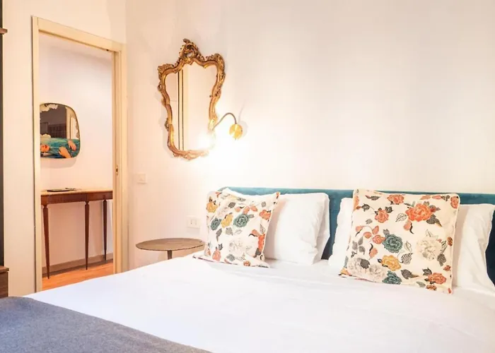 Romantic Flat On Navigli River By Easylife