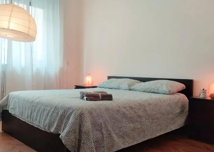 3 Minutes On Foot From Duomo! Big Apartament With 3 Bedrooms And Balcony