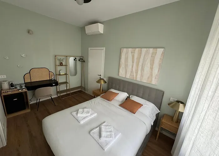 D-Home Suites