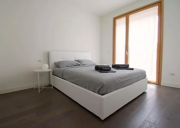 Corso Vercelli Cozy Modern Flat