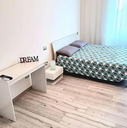 Dream Apartments Stanza 2 In Appartamento Condiviso Con Bagno Privato In Camera