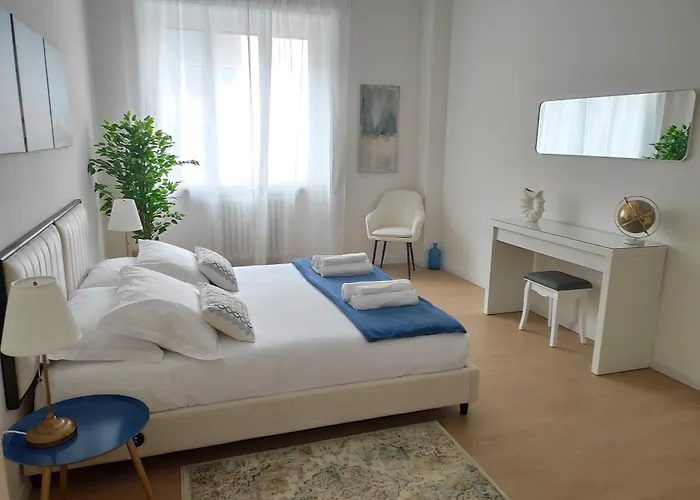 Mico Elegante E Raffinato Trilocale Appartamento