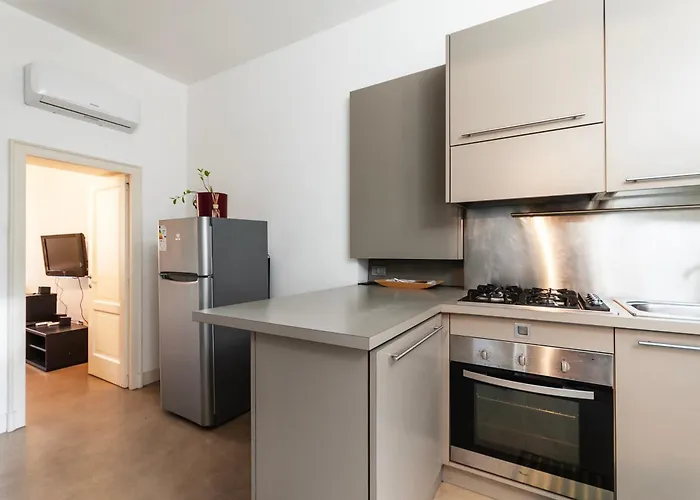 Youhosty - Navigli View Apartment