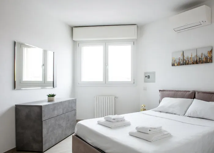Dehomes - Porta Genova Luxury Stay