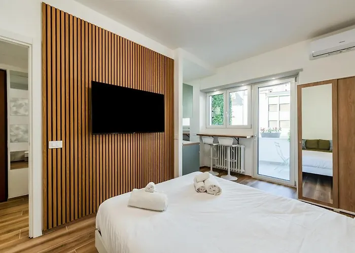 Bright Elegant Flat With Balcony, Milan Portello