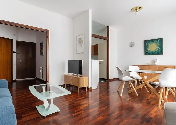 Wonderful Three-Room Apartment Just Few Minutes Away From Mm Tricolore