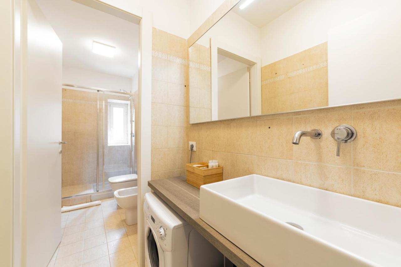 Roomy Close To Subway M5! Milan