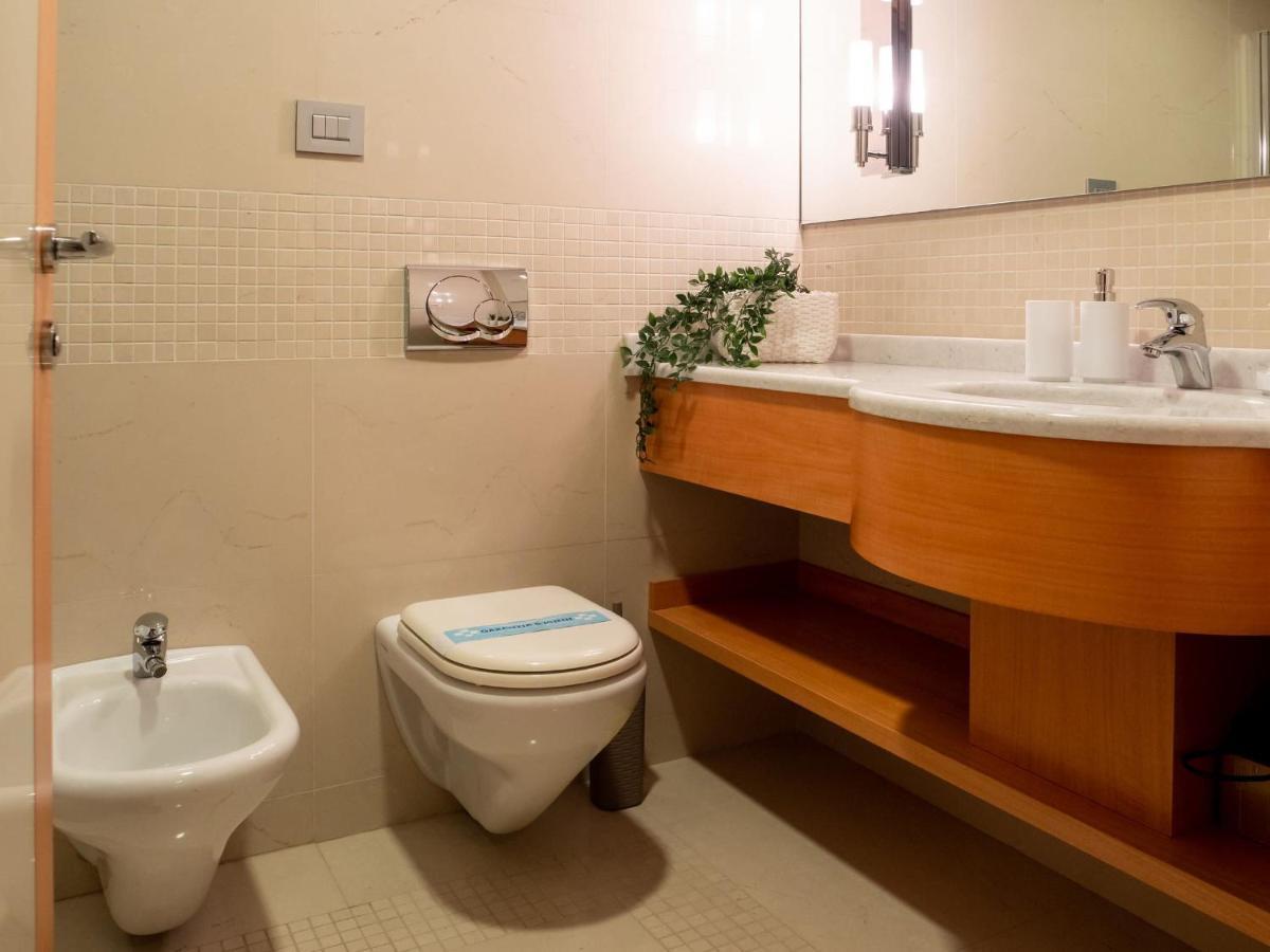 The Best Rent - Modern With Balcony In Maciachini Apartment Milan
