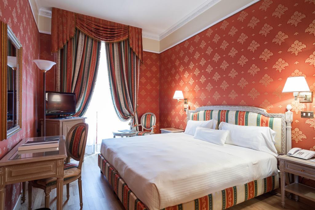 Hotel Sina De La