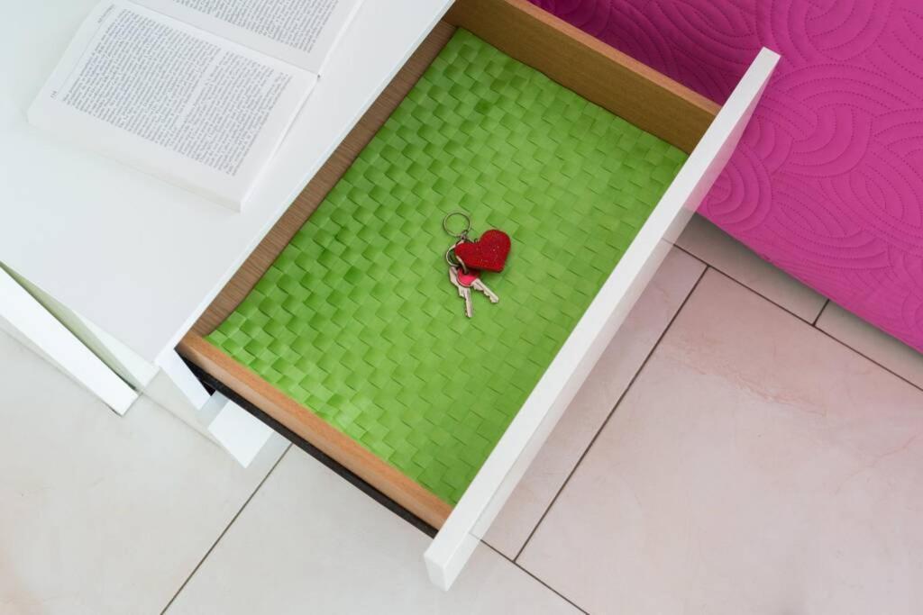 Bright & Cozy With Balcony Mailand