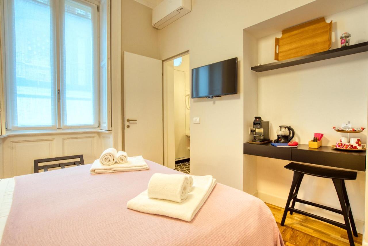 Dimora Claudia - Elegante Matrimoniale Con Bagno, Private Rooms, Self Check In, No Reception *