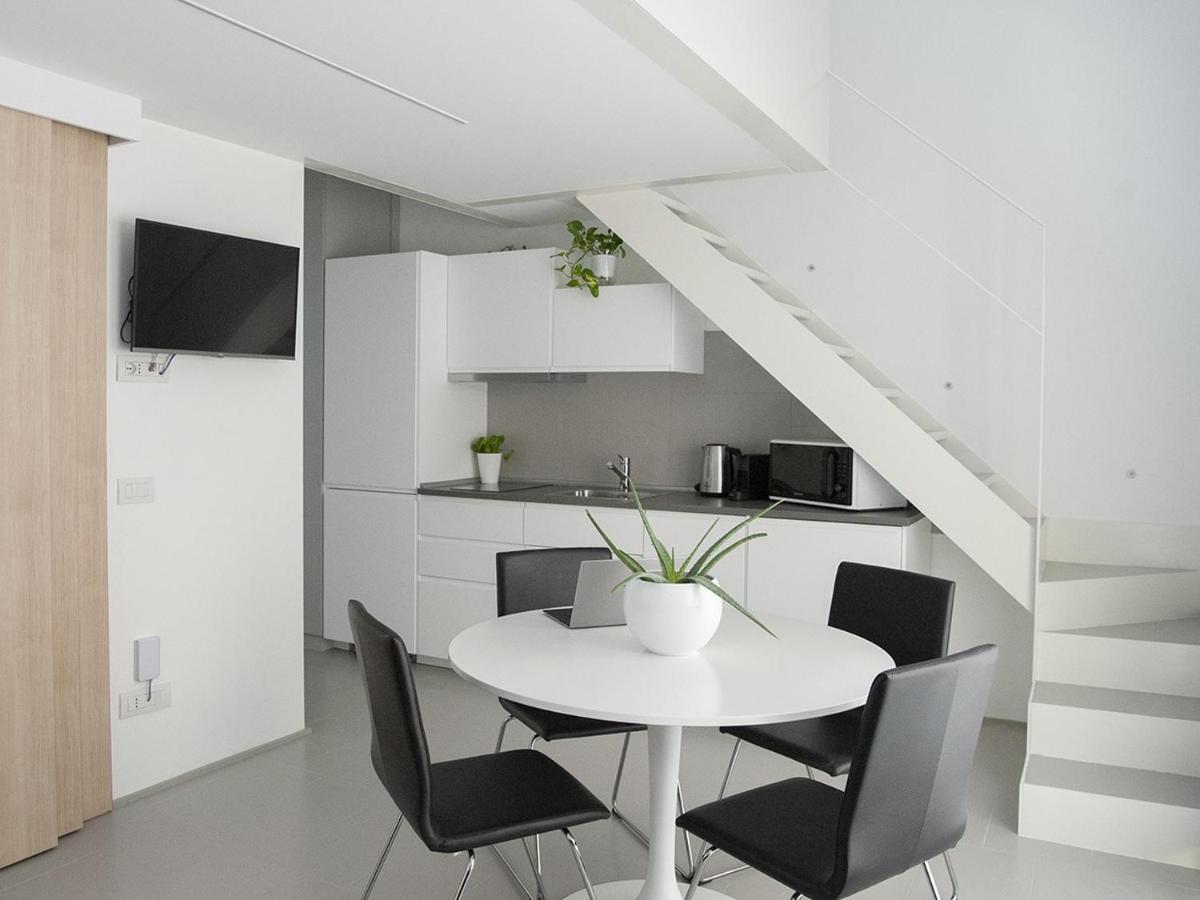 Brand New Ortiquattro * Milano