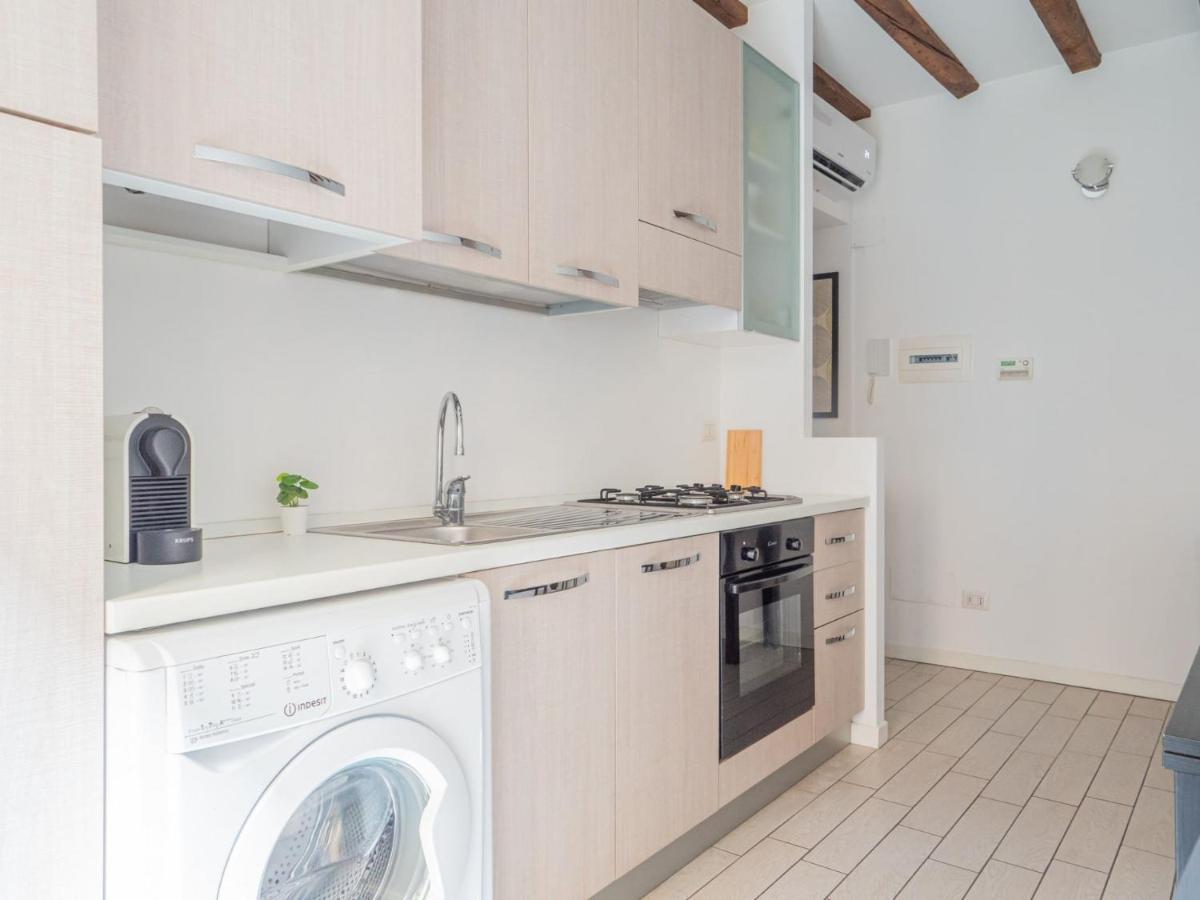 The Rent - Lovely One-bedroom In Porta Venezia * Milaan