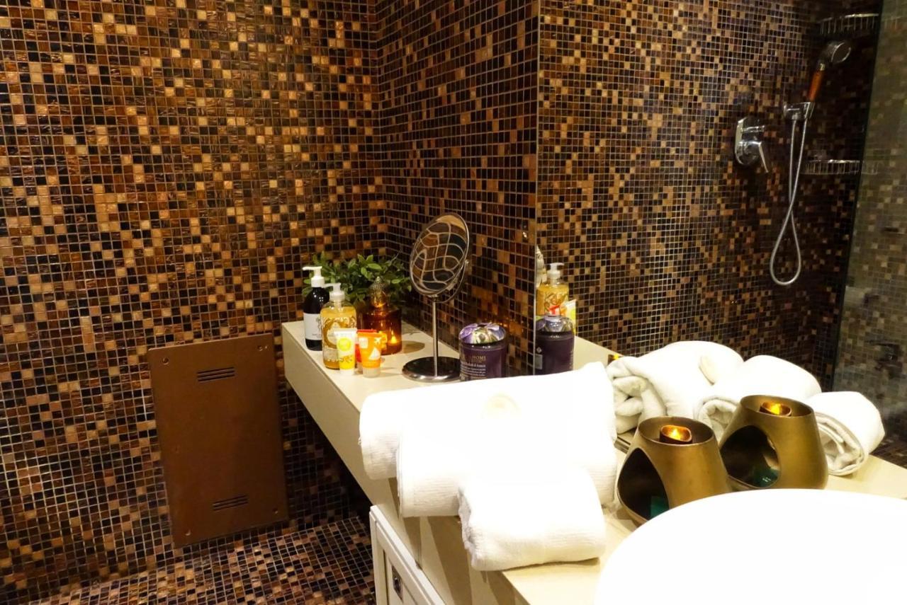 And The Bed & Breakfast Milano