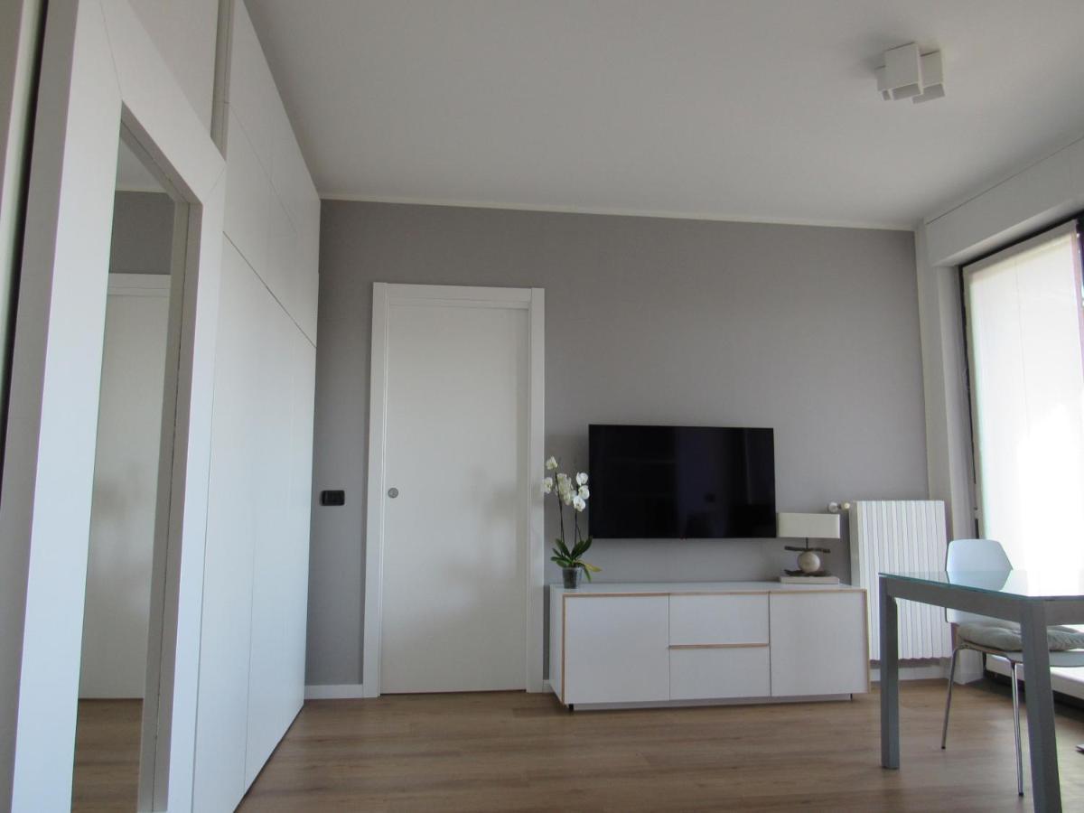 Apartment Fiera Milanocity View With Terrace Next To Shopping Mall *