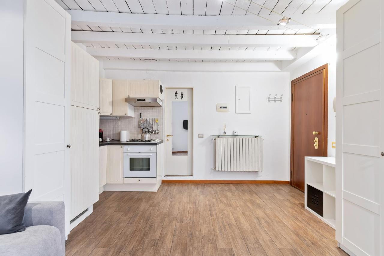 Appartamento Joivy Beautiful For 2 Near Sempione Park Milano