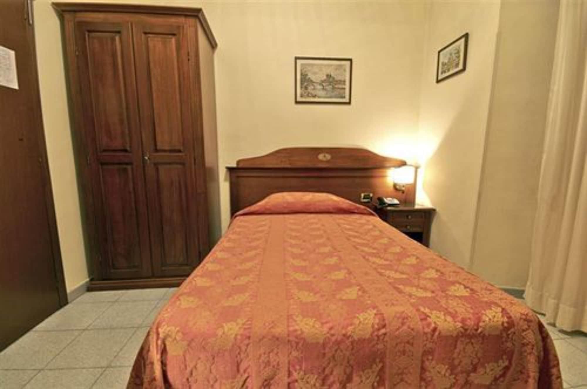 Pavone Hotel 3*