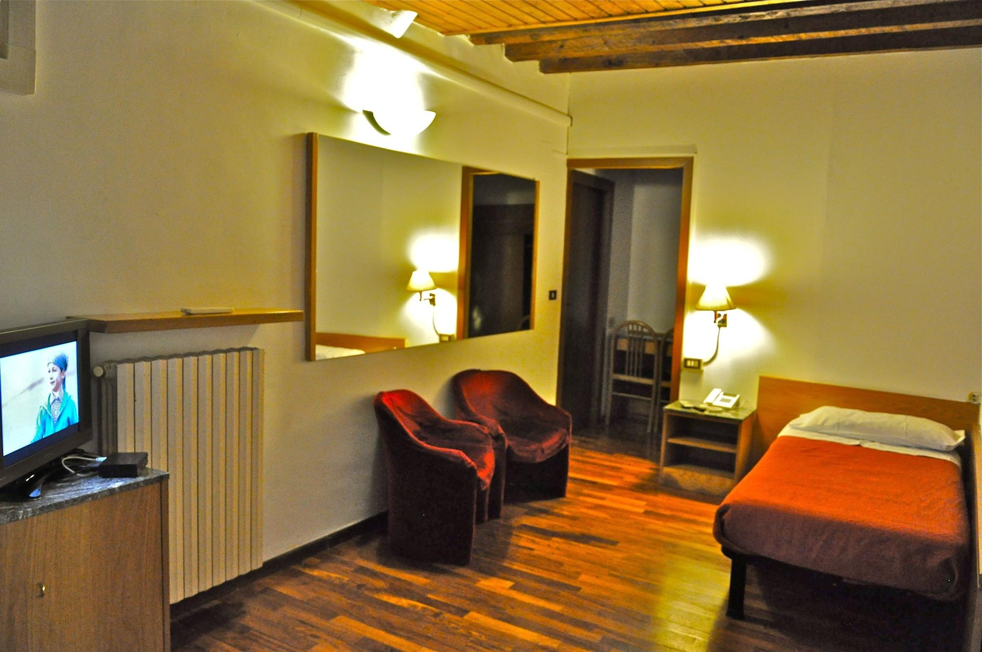 Vecchia Hotel
