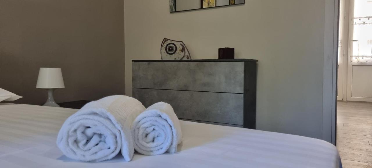 Apartment Altido Cosy And Inviting 1-bed Flat With Balcony